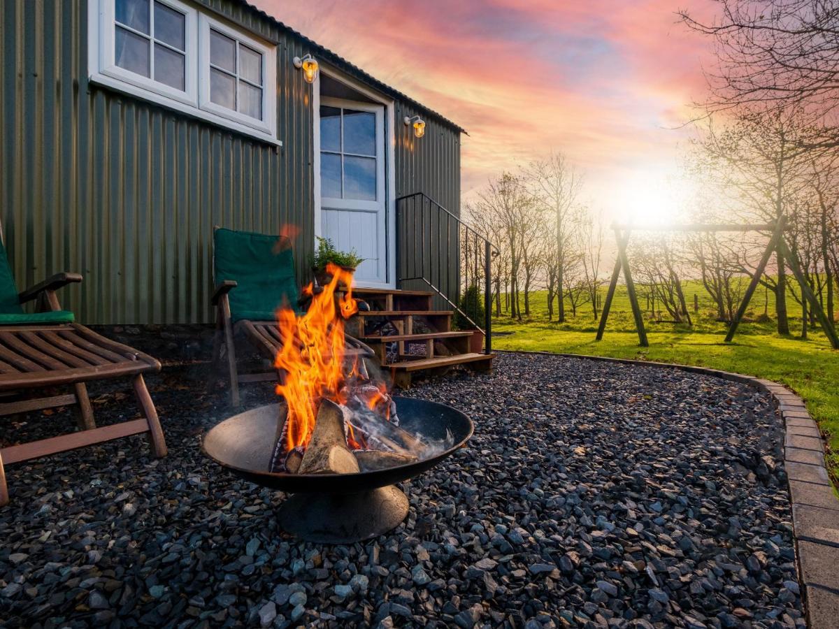 The Pleasant Hut At Mountpleasant Farm Ulverston Exterior foto